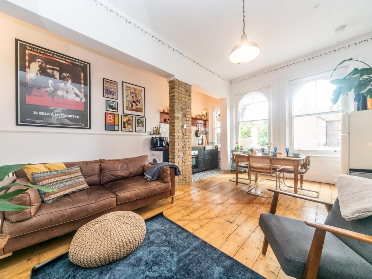 Pass The Keys Rustic And Quirky Flat In Charming Charlton Village London Exterior photo