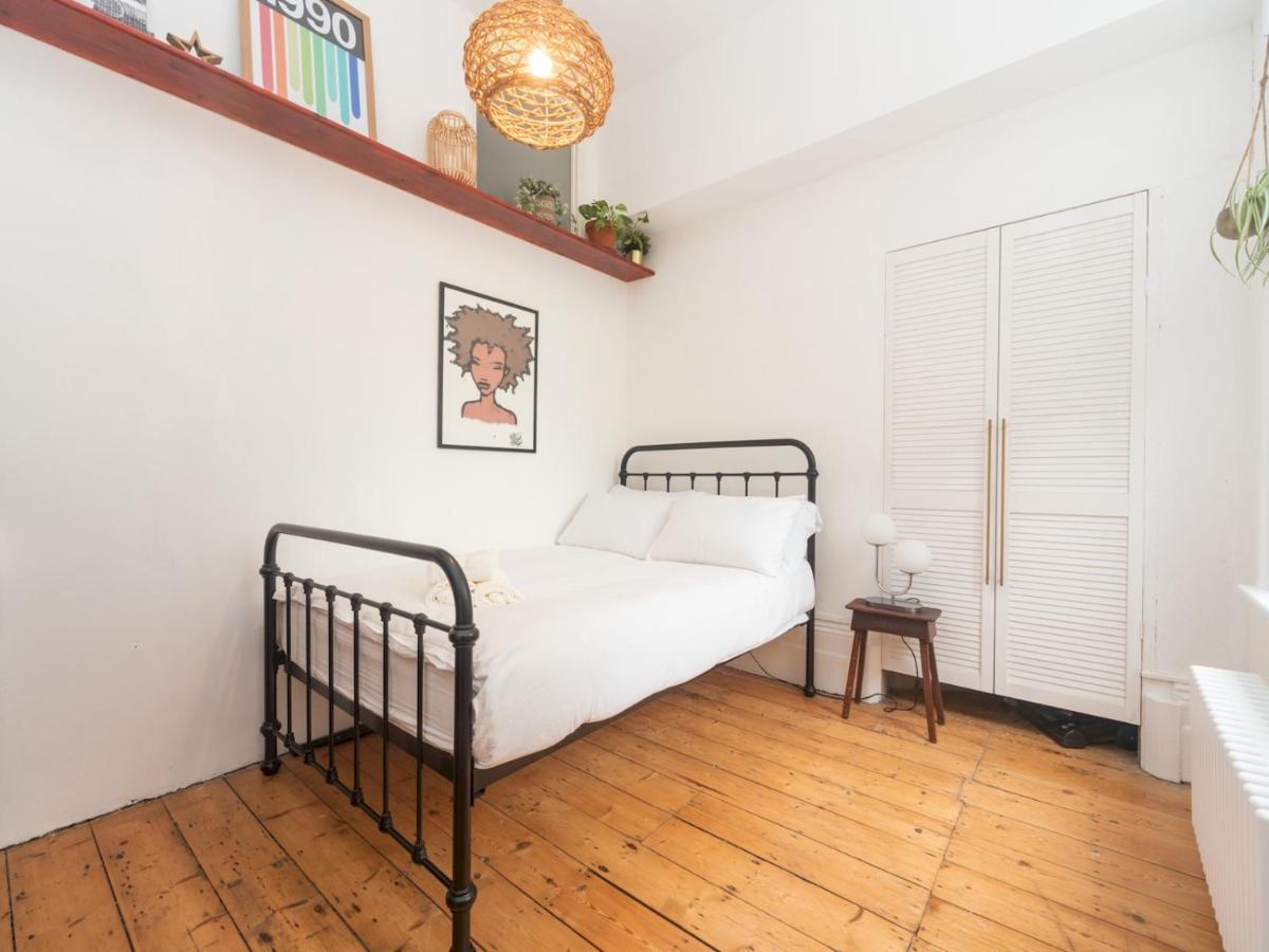 Pass The Keys Rustic And Quirky Flat In Charming Charlton Village London Exterior photo