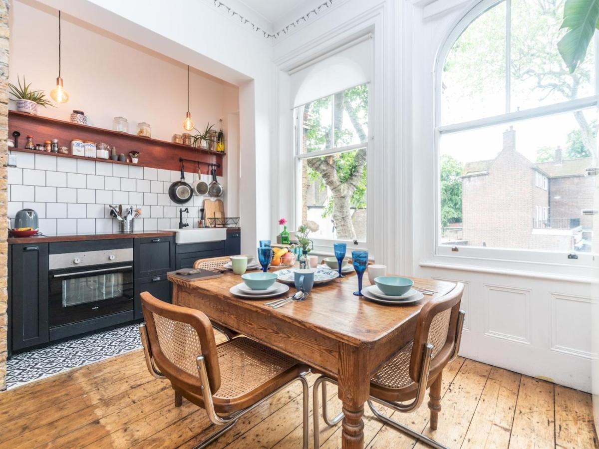 Pass The Keys Rustic And Quirky Flat In Charming Charlton Village London Exterior photo