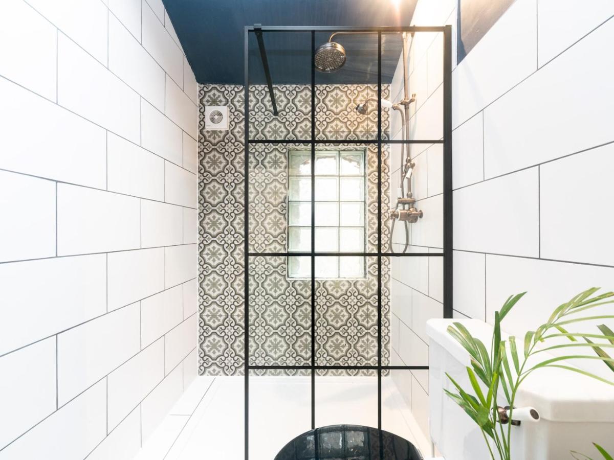 Pass The Keys Rustic And Quirky Flat In Charming Charlton Village London Exterior photo